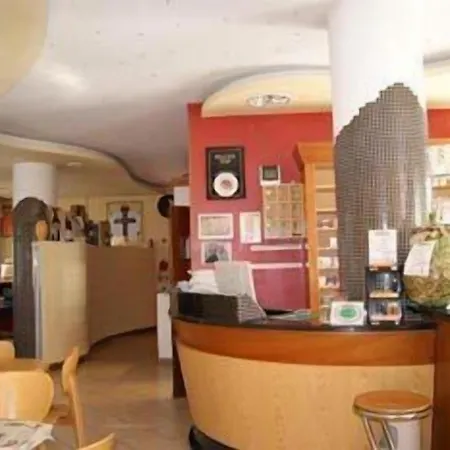Otel Renata 2*