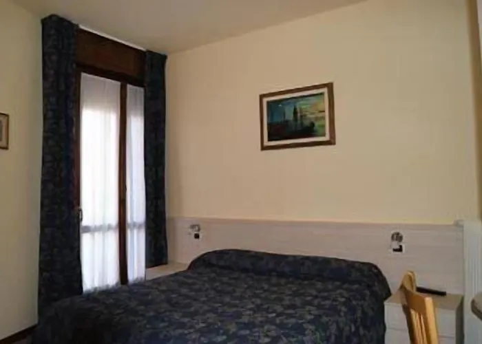 Renata Hotel 2*