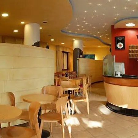 Hotel Renata 2*