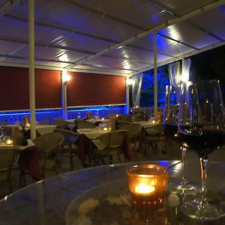 Hotel Renata 2*