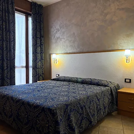 Hotel Renata 2*