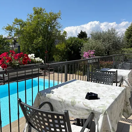 Renata Lazise