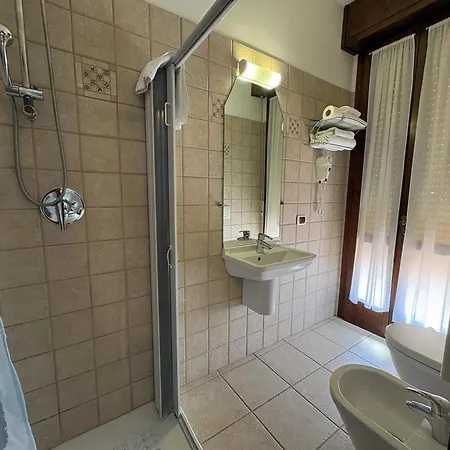 Hotel Renata 2*