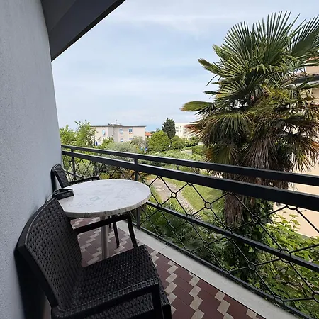 Renata Hotel